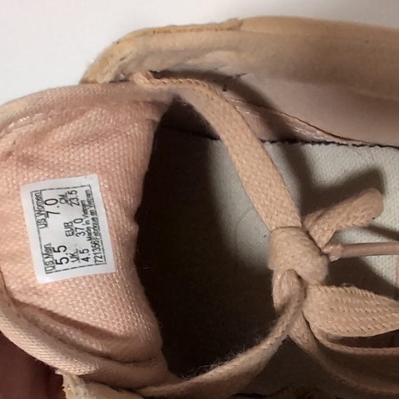 Vans - Picture 2 of 4